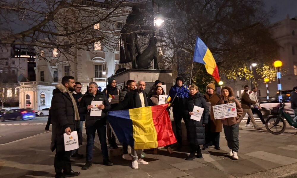 VIDEO Corespondență din Londra. Cu ce mesaje l-au așteptat românii pe Nicușor Dan