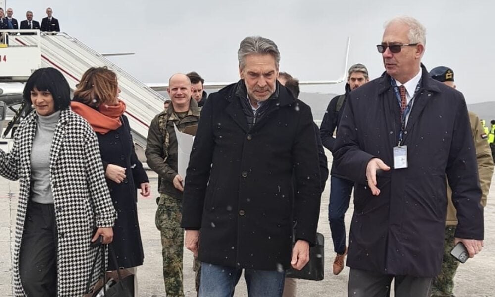 Gafă sau neatenție diplomatică? Premierul Olandei, întâmpinat la Cluj-Napoca doar de șeful aeroportului UPDATE