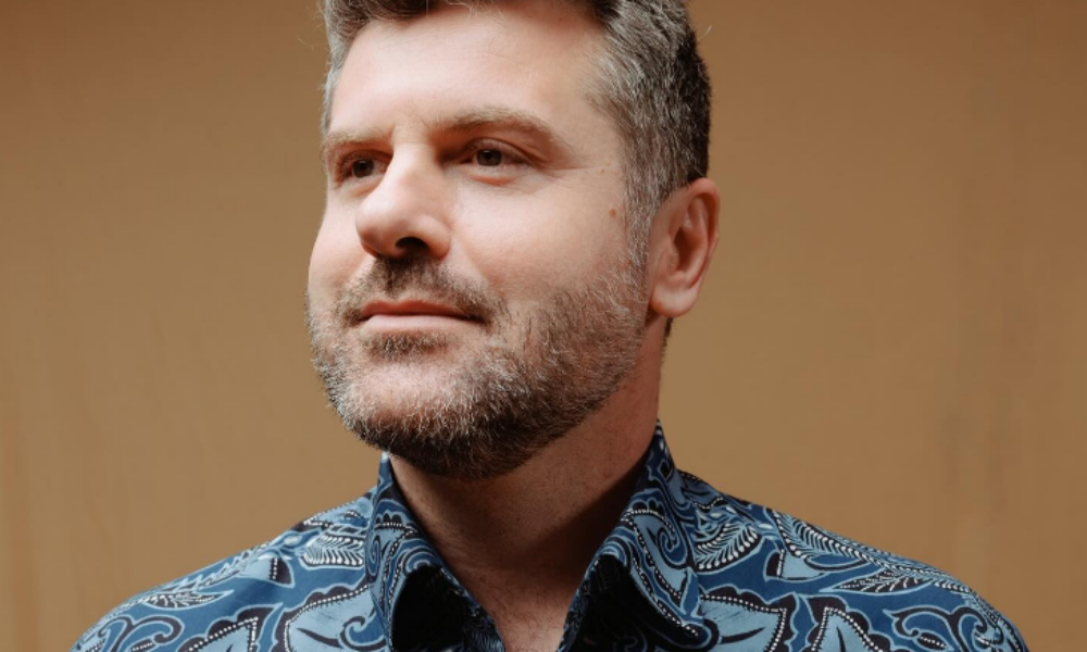 Om de afaceri român a cumpărat un site francez de știri