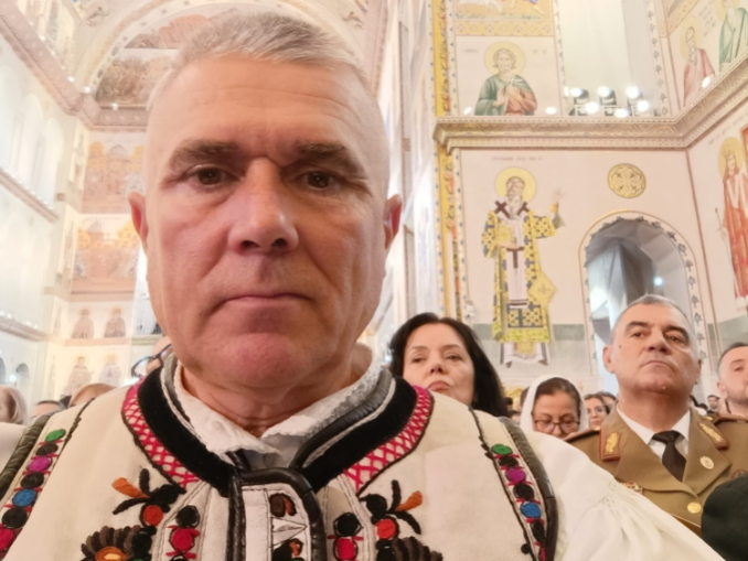 Membru AUR laudă noua cruce a lui Codreanu