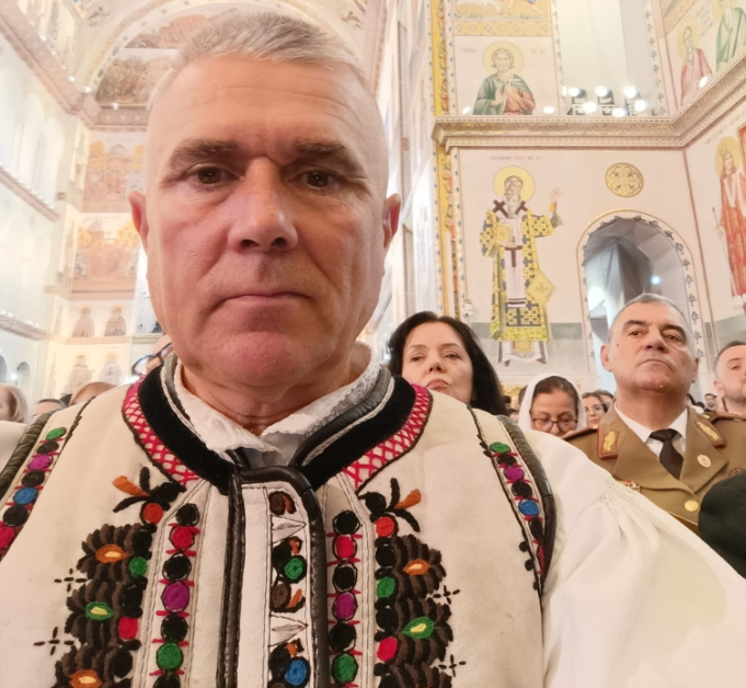 Membru AUR laudă noua cruce a lui Codreanu