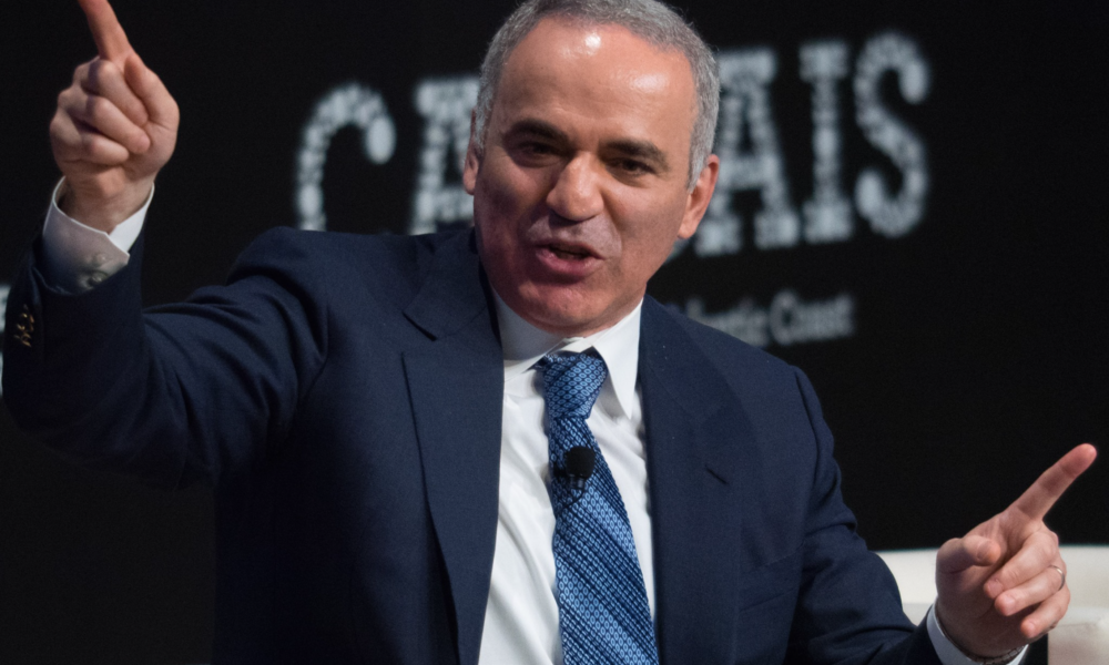 Justiția din Rusia a emis un mandat de arestare a lui Kasparov