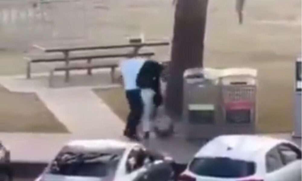 Eroii de la Sydney. Un vânzător de fructe l-a dezarmat cu mâinile goale pe un terorist