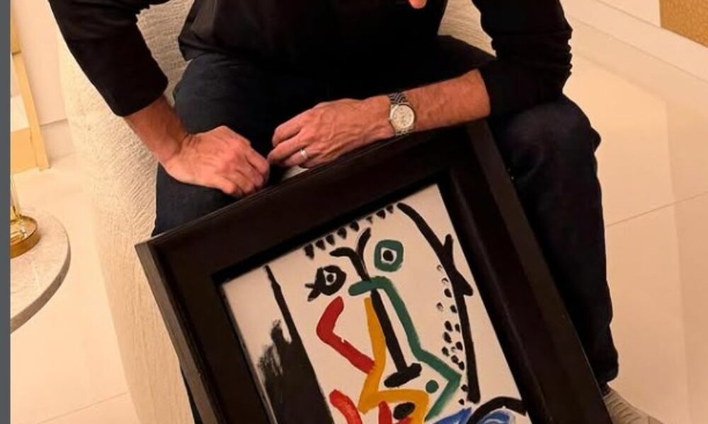 Picasso, la picioarele lui Benzema