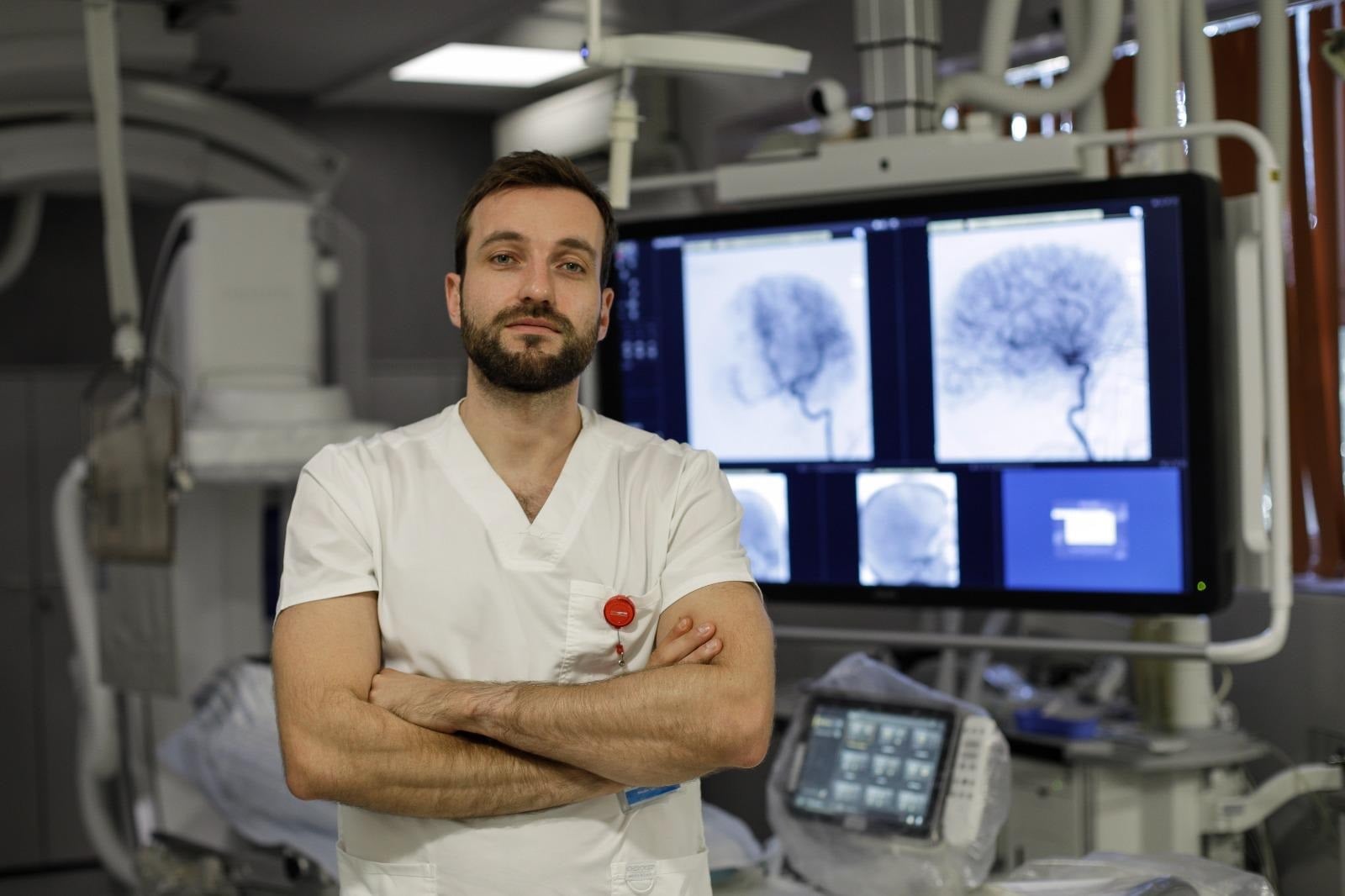Un medic de ținut minte. Neurologul Răzvan Radu, as în tratamentul accidentului vascular cerebral și nu numai