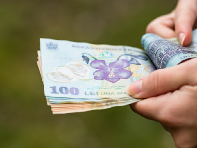 Patronii se ridică împotriva salariului minim majorat