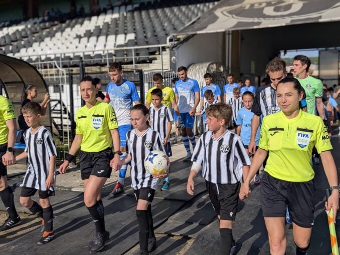 „2 pauză/1 final”. Posibil blat în România