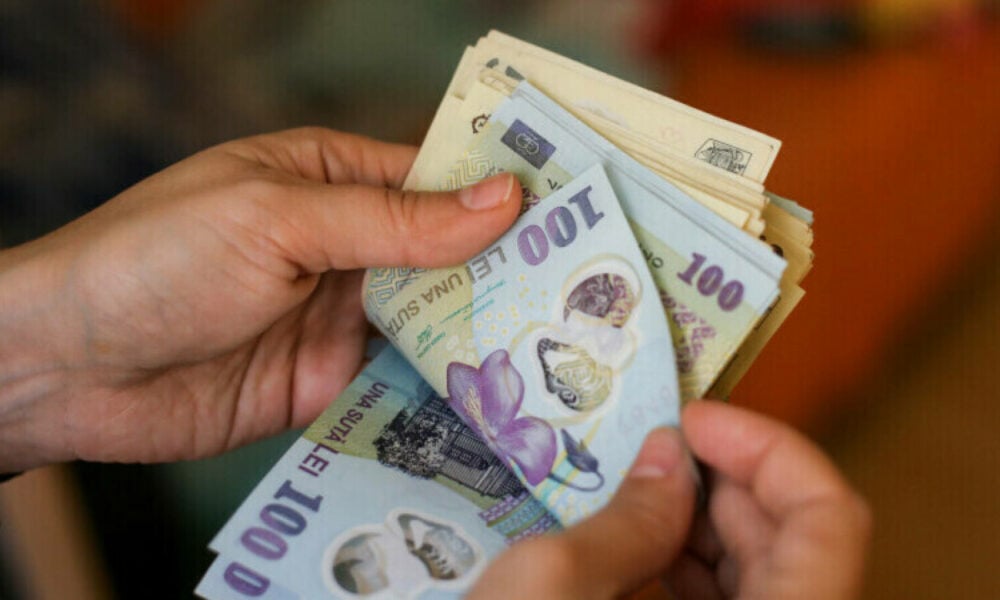Majorarea salariului minim în 2026, praf în ochi? De ce există riscul să scadă puterea de cumpărare