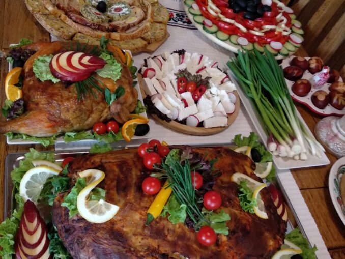 Gustul Sărbătorilor de altădată – ce mâncam, ce am uitat și ce merită păstrat