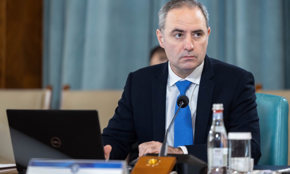 Modificări de ultim moment la taxe și impozite pentru 2026. „Trenulețul” lui Bolojan a trecut de guvern
