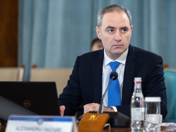 Modificări de ultim moment la taxe și impozite pentru 2026. „Trenulețul” lui Bolojan a trecut de guvern