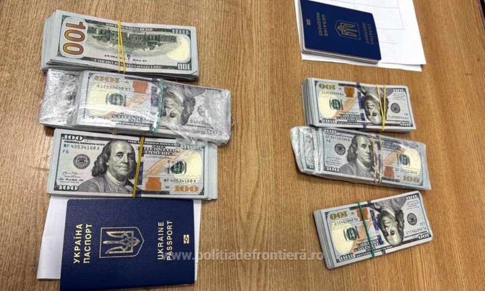 Două ucrainence, prinse la vamă cu 60.000 de dolari în ghete