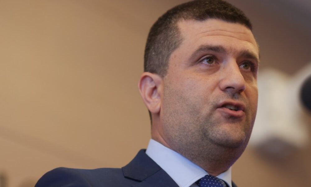 Miruţă, propus șef la Apărare: Trebuie văzute studiile miniştrilor de prin ’90 încoace