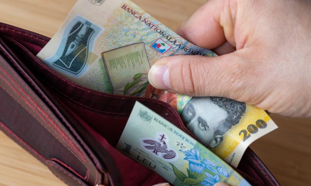 9 din 10 români se plâng de facturi și scumpirile la mâncare