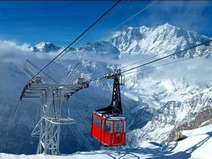 Accident la o telecabină în Italia. Doi răniți și zeci de persoane blocate