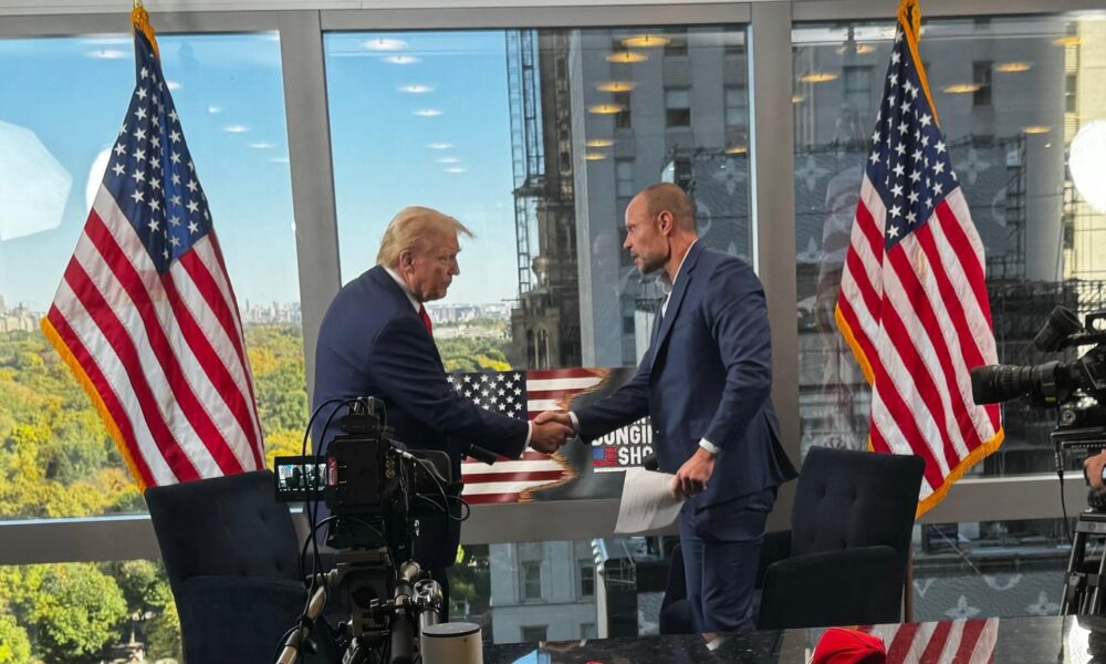 Trump spune că un oficial lasă FBI-ul pentru podcast