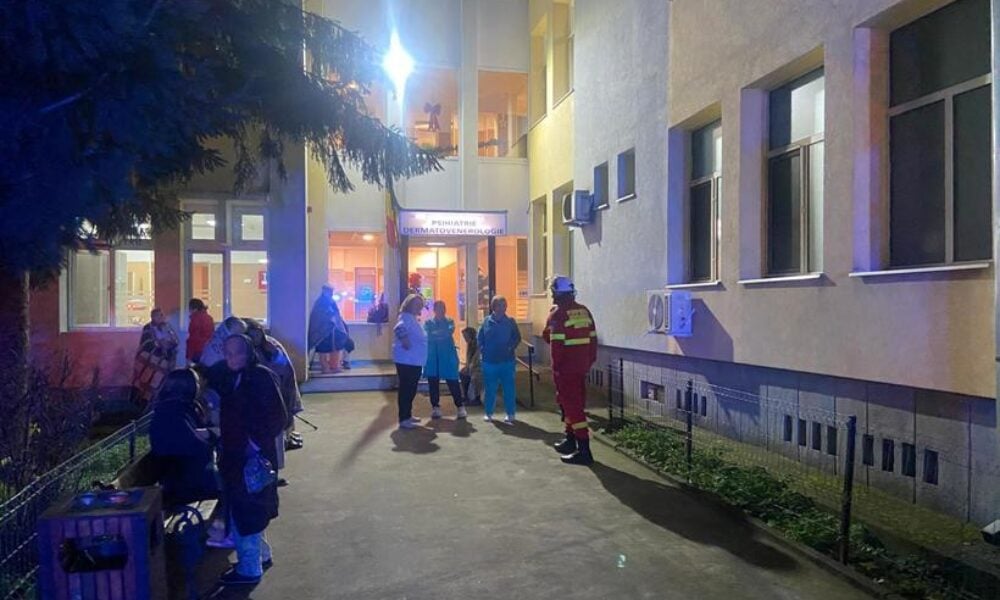 Incendiu la Spitalul Județean Hunedoara. Pacienți și medici, evacuați