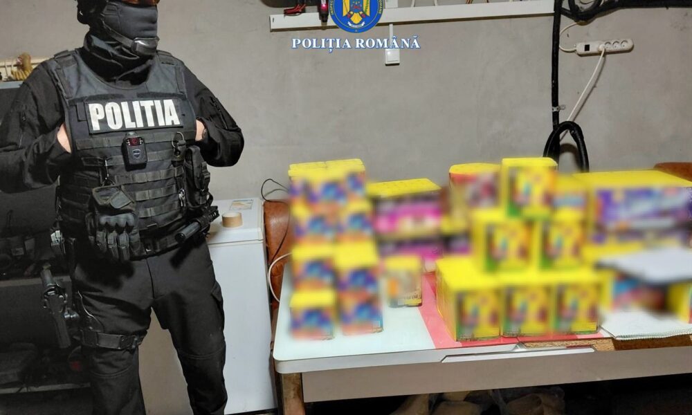 Peste două tone de articole pirotehnice, confiscate de poliţişti la Târgovişte