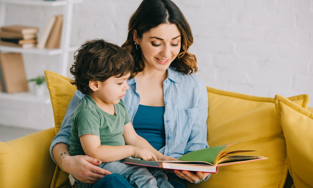 Lectura în familie: cum să transformi cititul într-o rezoluție de Anul Nou cu Editura Arthur?    