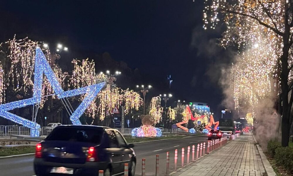 Luminițele de sărbători mai rămân aprinse în București. „Am decis să prelungim un pic bucuria”