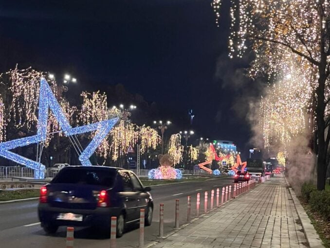 Luminițele de sărbători mai rămân aprinse în București. „Am decis să prelungim un pic bucuria”
