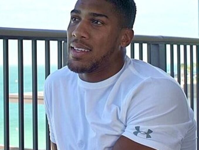 Şoferul maşinii lui Anthony Joshua, pus sub acuzare după moartea a doi dintre apropiaţii pugilistului