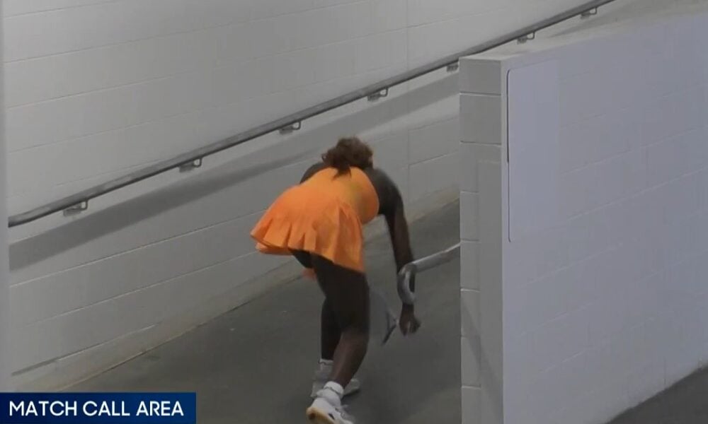 VIDEO Criză de nervi. Coco Gauff şi-a distrus racheta pe culoar, după eşecul cu Elina Svitolina