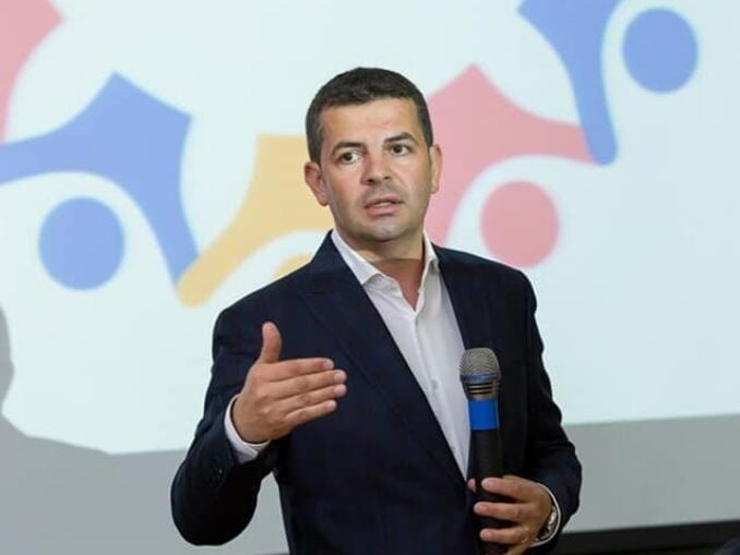 Portretul sinecuristului desăvârșit: agricultură, mediu, patru partide, bun și pentru comerț exterior