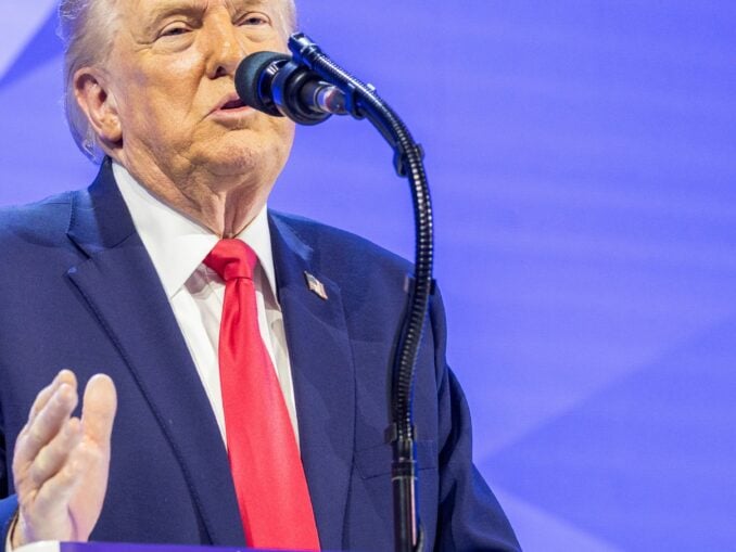 Tinerii, Davos și „imaginarul public”. Cum se nasc teoriile conspirative?