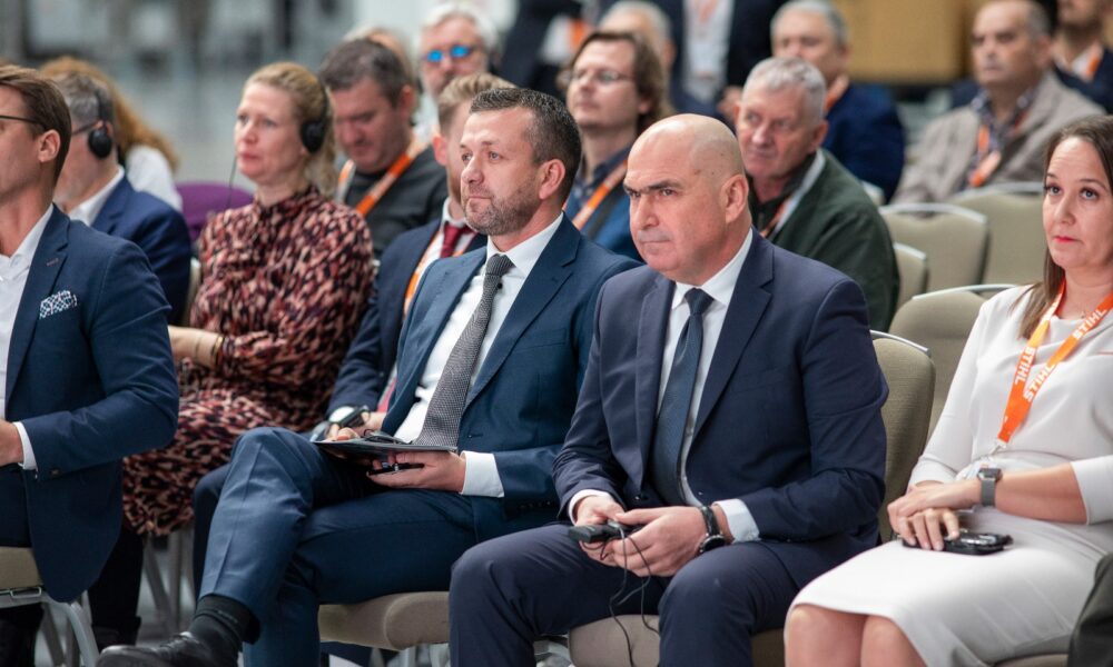 Primarul din Oradea sare în apărarea lui Bolojan: „La Oradea, «lăutarul» a cântat pe note clare”