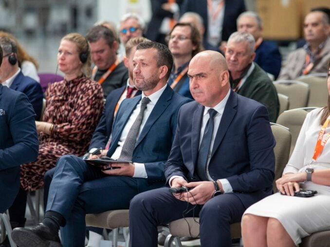 Primarul din Oradea sare în apărarea lui Bolojan: „La Oradea, «lăutarul» a cântat pe note clare”