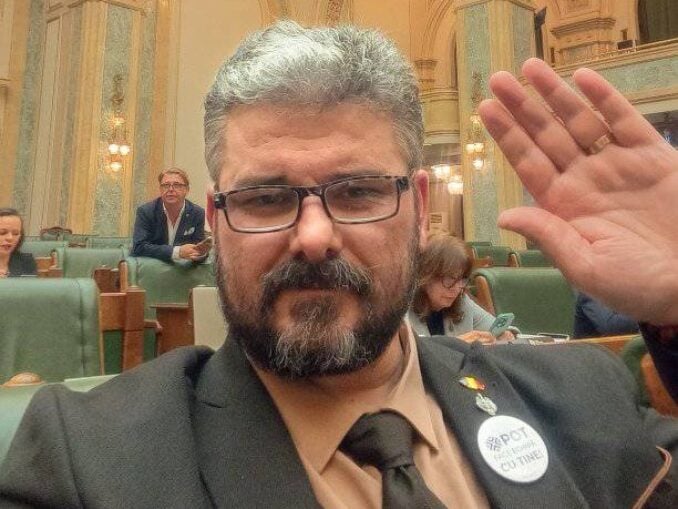 Cine e senatorul care a propus taxarea bolnavilor de cancer. Se laudă cu verigheta și a cerut bani de chirie pentru că are mulți copii