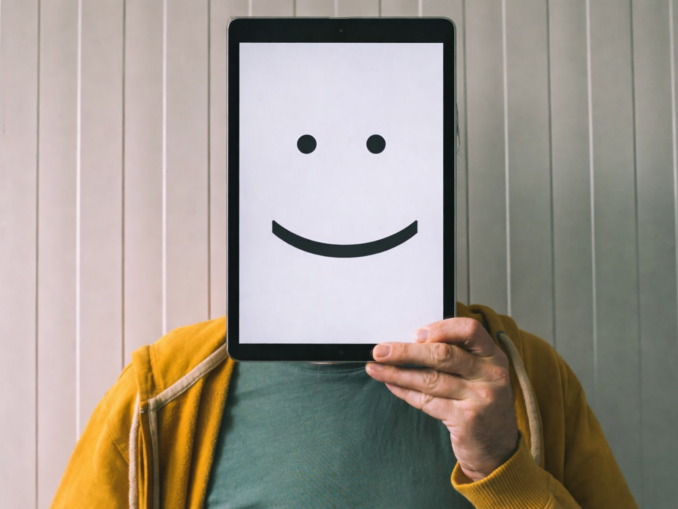 Fericirea obligatorie, cum am ajuns să zâmbim tot timpul ca într-o reclamă la pastă de dinți