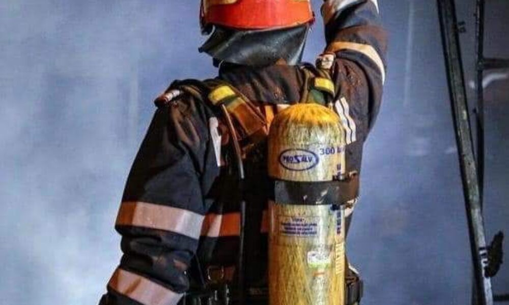 Incendiu într-un bloc din Alexandria. 12 persoane s-au autoevacuat