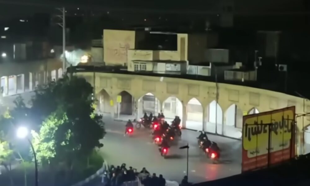 Prostestele din Iran se transformă într-un măcel asupra criticilor regimului. Peste 400 de morți