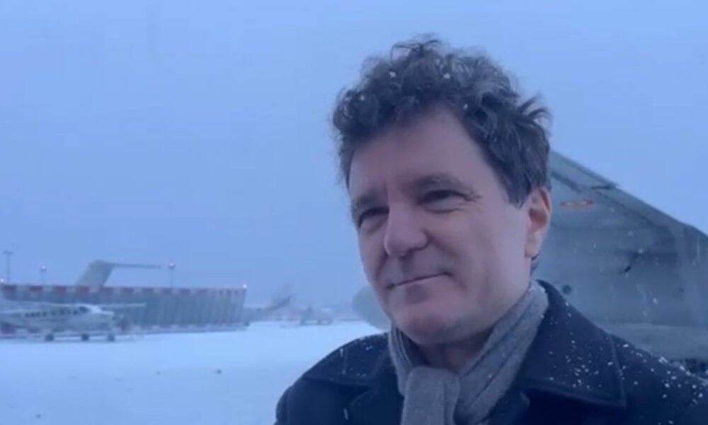 UPDATE Undă verde pentru Nicușor Dan. Spartanul președintelui a decolat din Paris după o zi de blocaj