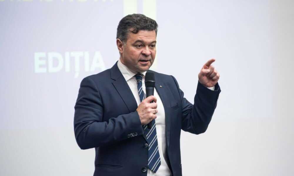Rector UVT nu vrea AI pe grabă în școli