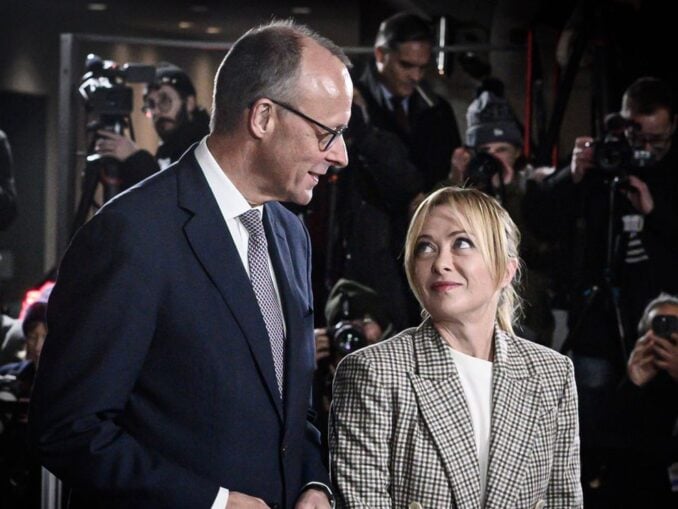 Macron reprezintă trecutul. Germania pariază pe Meloni