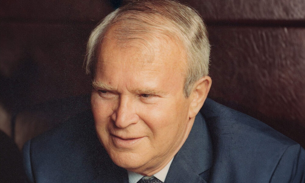 Magnatul Octav Botnar: Un filantrop genial sau un produs perfect al războiului rece?