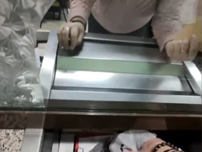 Un român a plătit impozitul cu cinci kilograme de monede