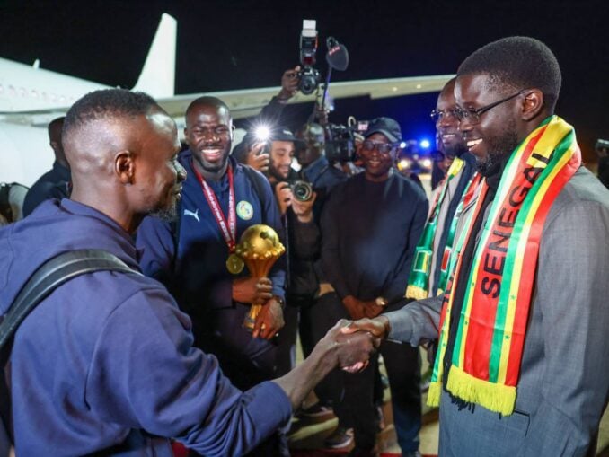 Jucătorii Senegalului, primiți ca niște eroi la întoarcerea în țară