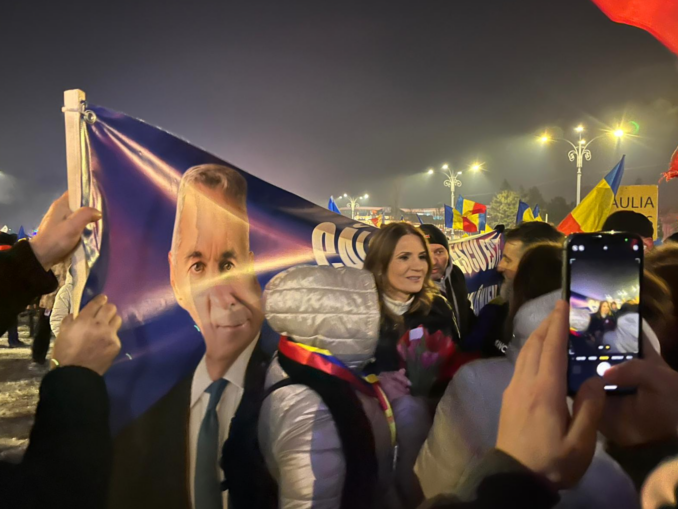 Canibalizare între suveraniști: „Ăștia cu «Marș» parcă au același tătic”