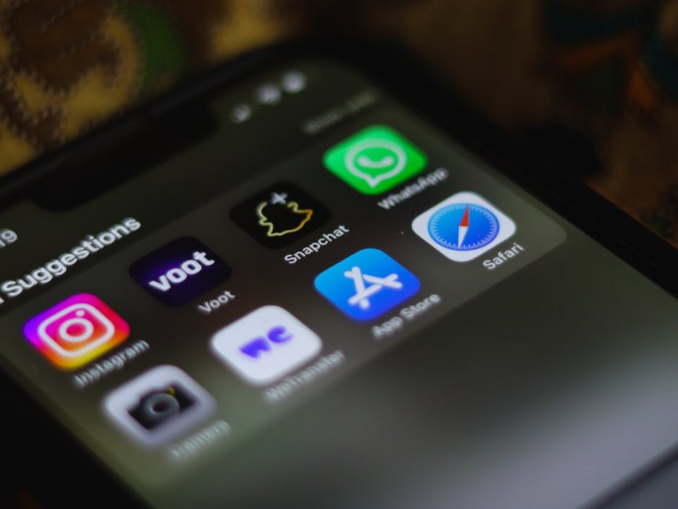 Gemini, noul „creier” al Siri. Noul asistent AI, lansat în februarie