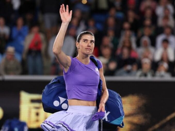 VIDEO Sorana Cîrstea, eliminată de la ultimul Australian Open al carierei. Meciul s-a încheiat cu un scandal la fileu