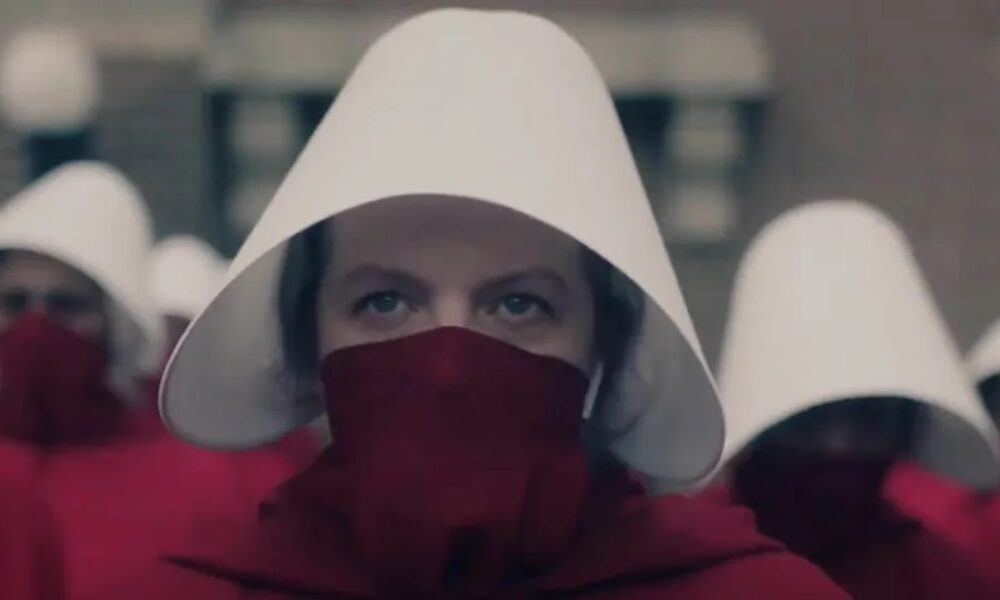 Între interes și cruzime, opinia publică nu caută adevărul, ci supunerea