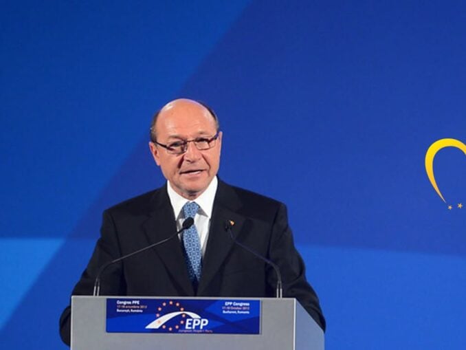 Băsescu trage de urechi partidele: „Depășesc orice limită a bunului simț”