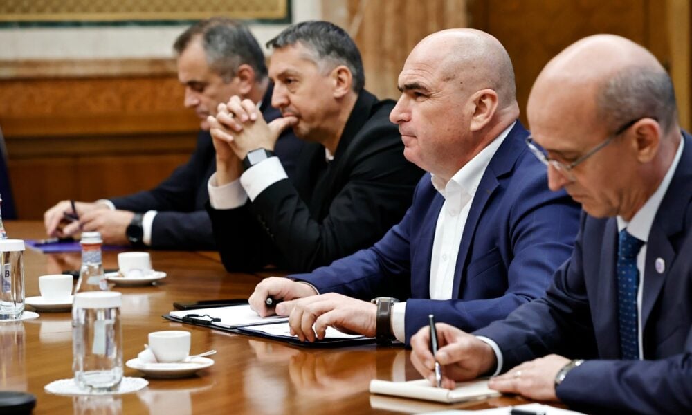 Studenții acuză că Bolojan rămâne scump la vedere, în ciuda austerității universitare