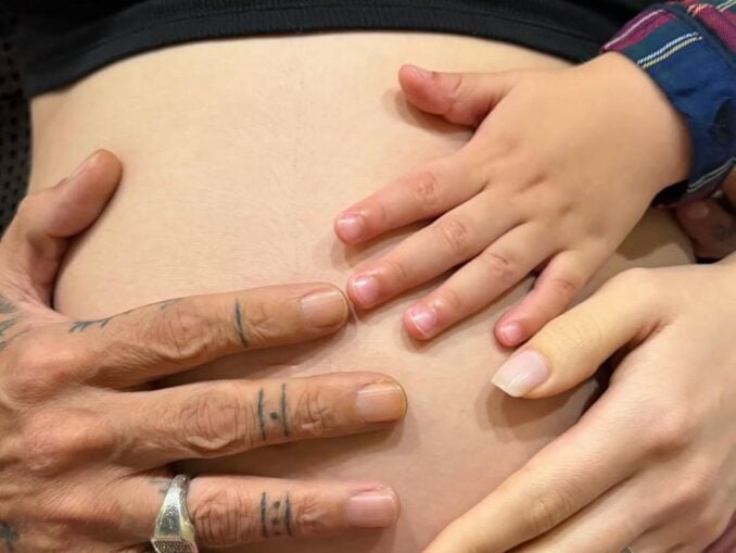 Marc Anthony va deveni tată pentru a opta oară