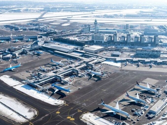 Zboruri suspendate în Grecia, probleme cu frecvențele radio