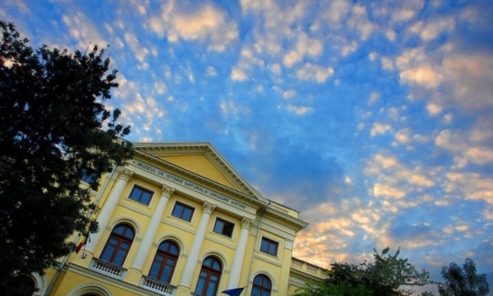 Ziua Internaţională a Scrisului de Mână. Primul regulament al muzeului, scris chiar de Antipa  